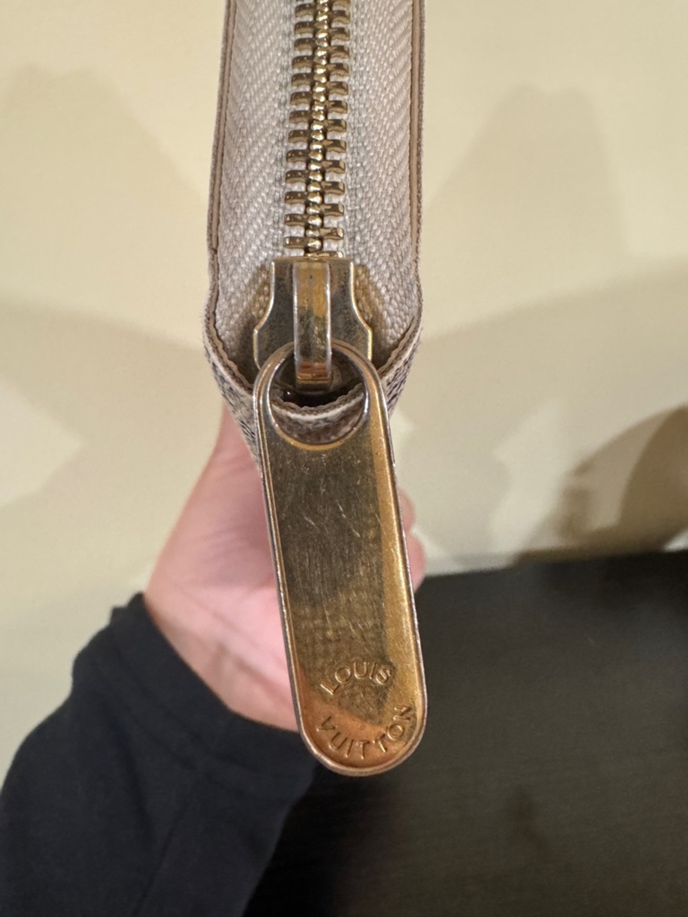 Louis Vuitton Zip Around Wallet - Picture 4 of 16